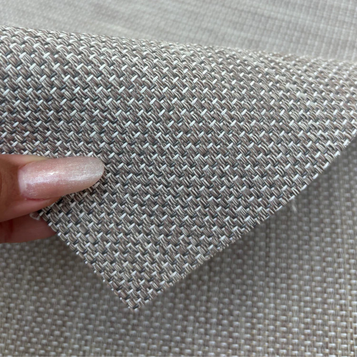 TAPETE ORGÂNICO BLINDADO TRAMA CINZA - CALEO HOME