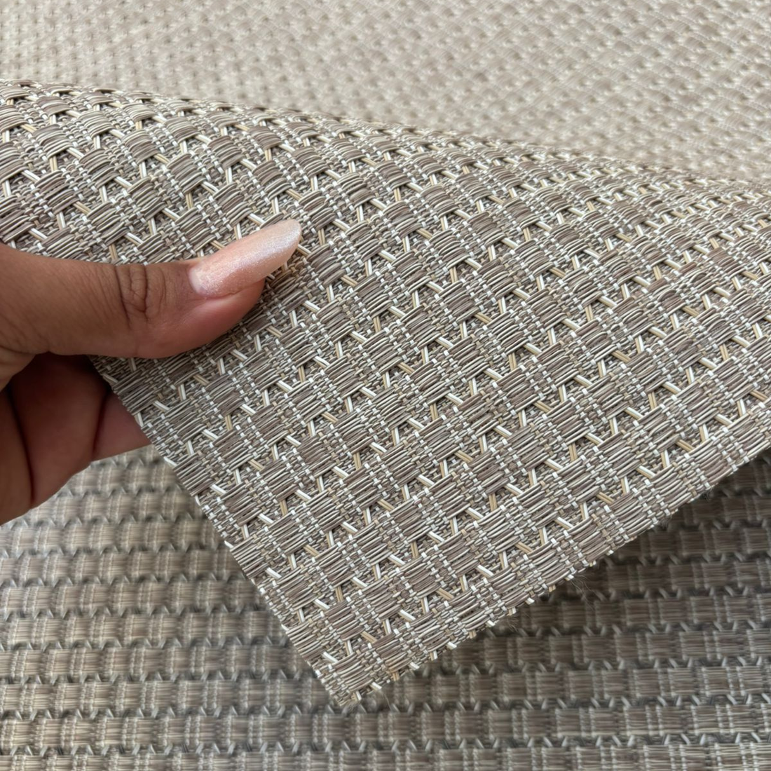 TAPETE ORGÂNICO BLINDADO TEXTURA CREME - CALEO HOME