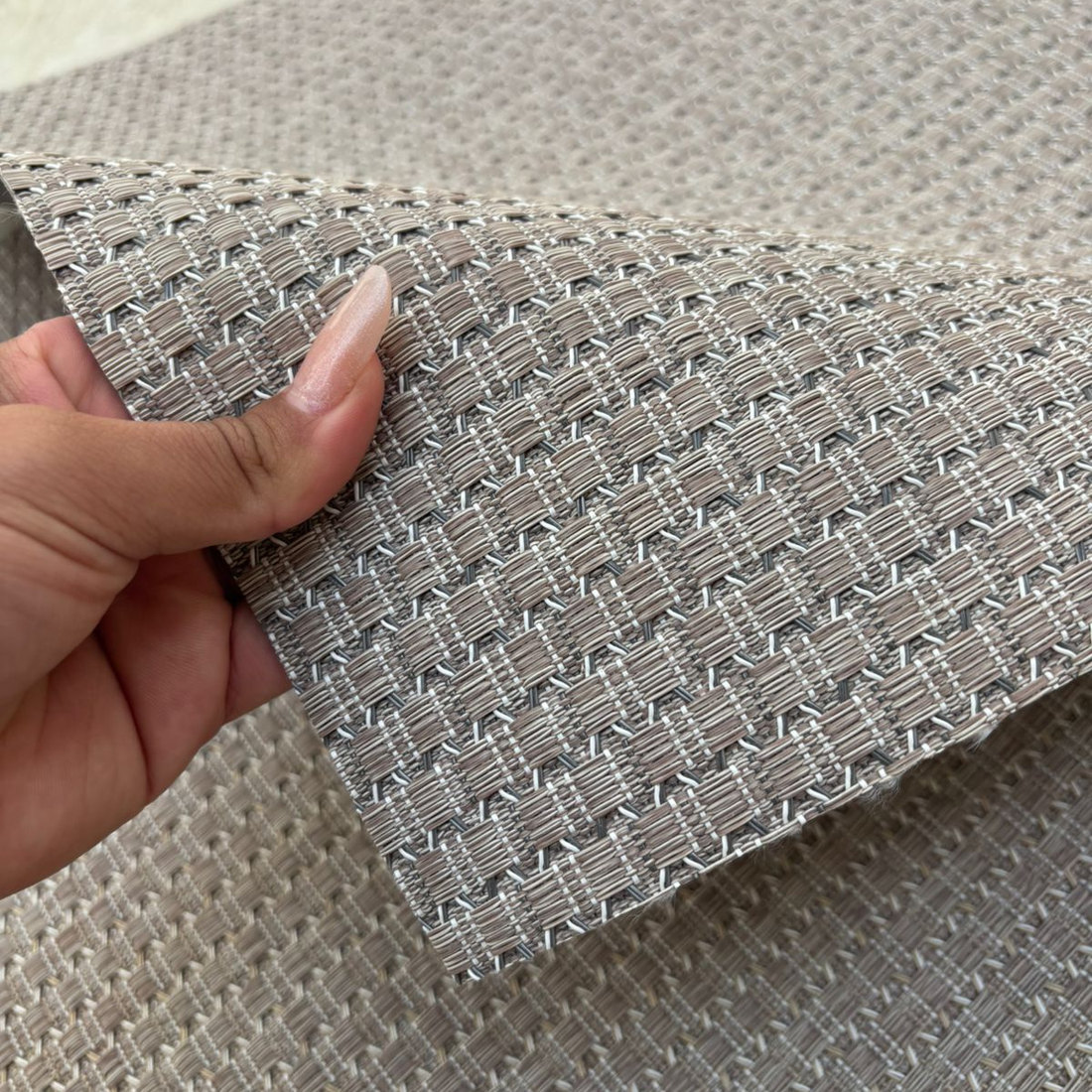 TAPETE ORGÂNICO BLINDADO TEXTURA CINZA - CALEO HOME