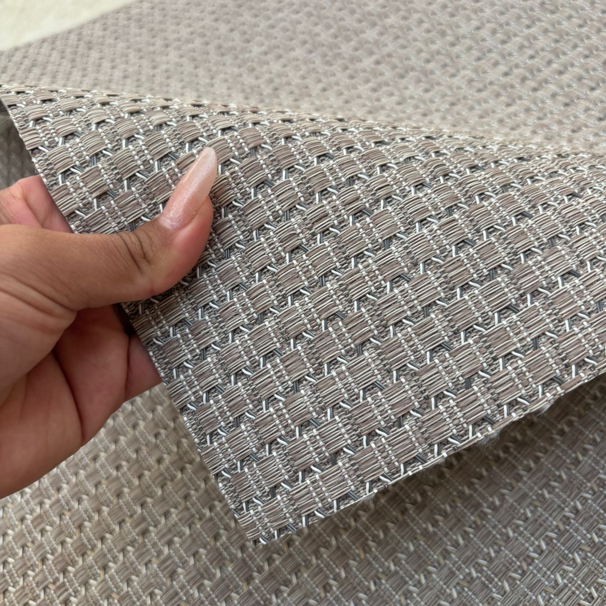 TAPETE ORGÂNICO BLINDADO TEXTURA CINZA - CALEO HOME